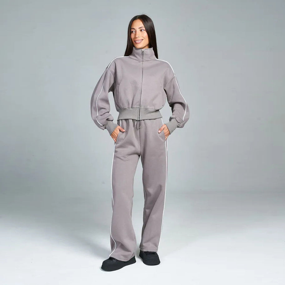 Damen sportliches Freizeit-Set mit hochgeschlossener Jacke und weit geschnittenen Hosen WW