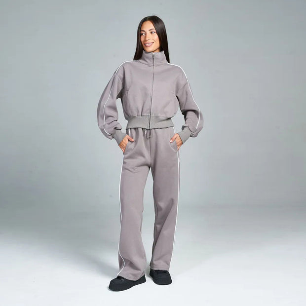 Damen sportliches Freizeit-Set mit hochgeschlossener Jacke und weit geschnittenen Hosen WW