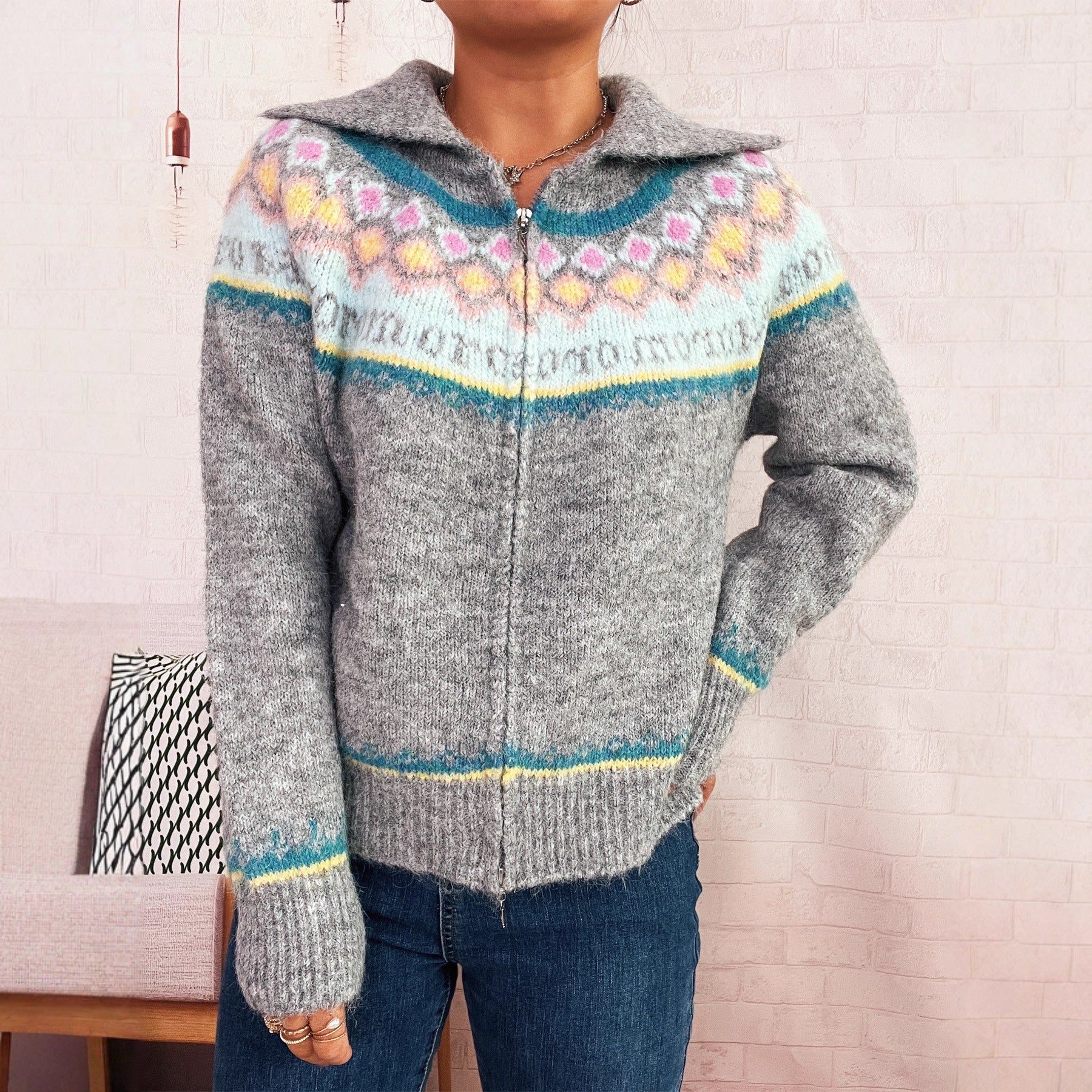 Damen Strickjacke mit buntem Muster und hochwertigem Reißverschluss WW