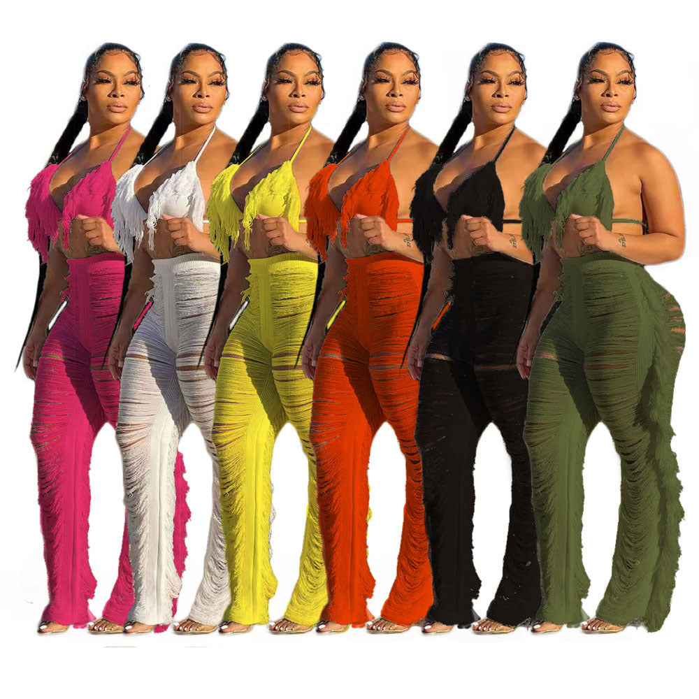 Damen Strandoutfit mit fransigem Crop-Top und lässiger Hose WW