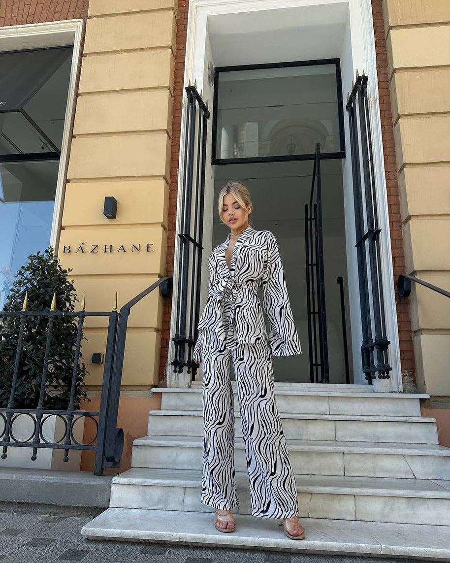 Damen Set aus leichtem Blazer und weiter Hose im floralem Design WW