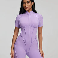 Damen sportlicher Einteiler mit Reißverschluss und kurzen Ärmeln WW