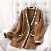 Damen Strickjacke mit Bärenmotiv und Kontraststreifen WW