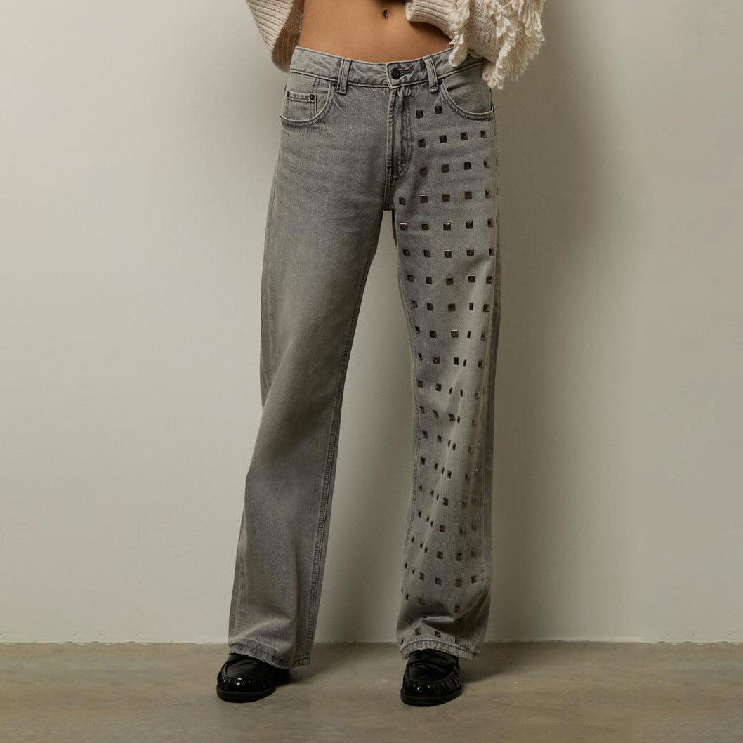 Damen Relaxed Fit Jeans mit modischen Nietenapplikationen WW