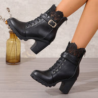Damen Ankle Boots mit elegantem Spitzenbesatz und modischem Blockabsatz WW