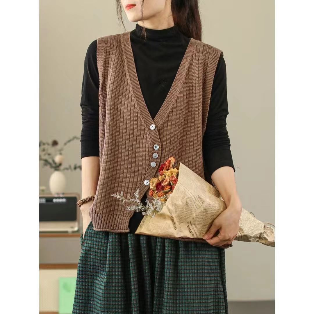 Damen Strickweste mit Knopfdetails und tiefem V-Ausschnitt WW