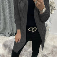 Damen Strickjacke mit tiefen Taschen und kunstvollem Zopfdesign WW