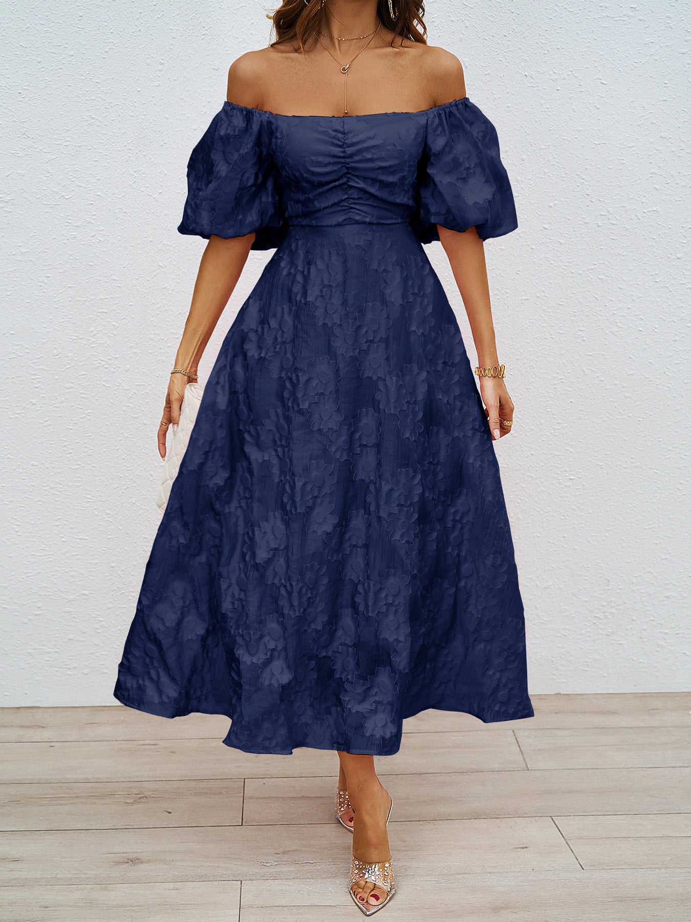 Damen elegantes Maxi-Kleid mit floralem Relief und schulterfreiem Design WW