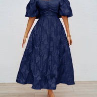 Damen elegantes Maxi-Kleid mit floralem Relief und schulterfreiem Design WW