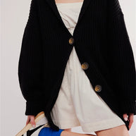 Damen Strickjacke mit eleganter Knopfakzentuierung und lässigem Schnitt WW