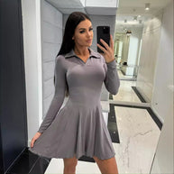 Damen Sportliches Polo-Kleid mit schwingendem Rock und langen Ärmeln WW