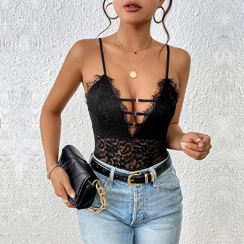 Damen Body mit Spitzenverzierungen und raffiniertem V-Ausschnitt W&W Mode