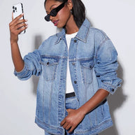 Damen Oversized Denimjacke im modernen Streetstyle mit lässigem Schnitt WW