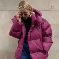 Damen sportliche Daunenjacke mit hohem Kragen und voluminösem Schnitt WW