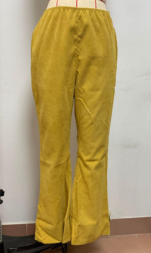Damen ausgestellte Cordhose mit hohem Bund und strukturiertem Stoff WW