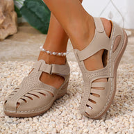 Damen bequeme Sandalen mit anatomisch geformtem Fußbett und luftigen Schlitzdesign WW