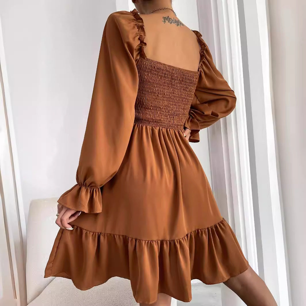 Damen eingearbeitetes Minikleid mit voluminösen Rüschenärmeln und Square-Neck WW