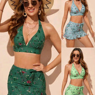 Damen Bikini-Set mit modischem Oberteil und gerafftem Rock WW