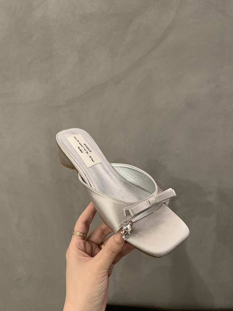 Damen Mules mit elegantem Schleifenakzent und komfortablem Blockabsatz WW