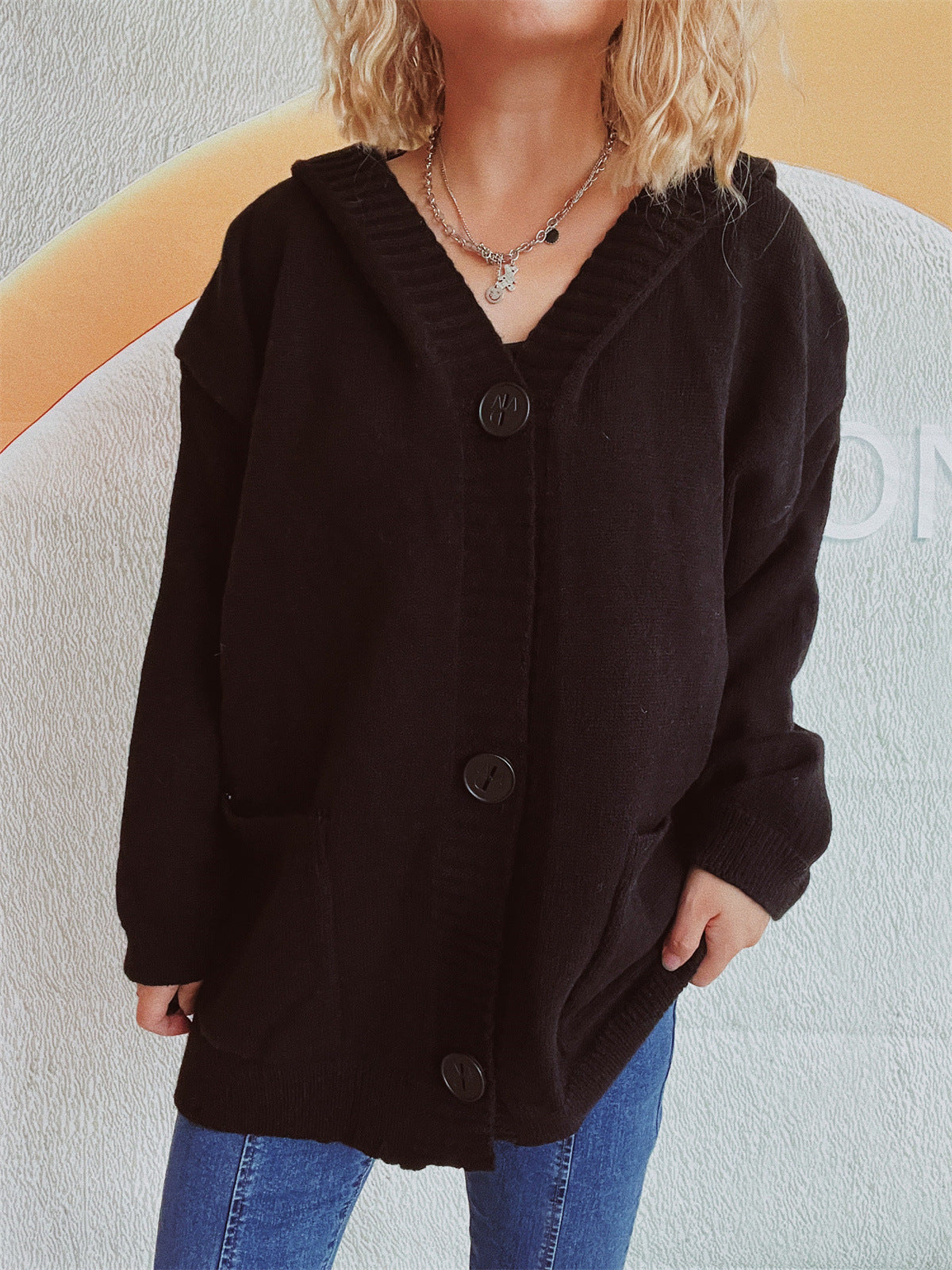 Damen bequeme Strickjacke mit Kapuze und praktischen Taschen WW