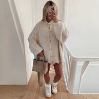 Damen Strickjacke mit oversized Schnitt und eleganten Knopfdetails WW