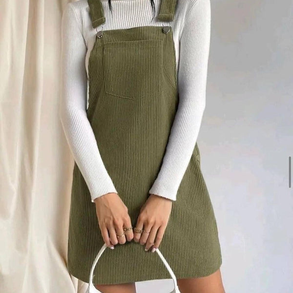 Damen Latzkleid aus Cord mit Knopfdetails WW