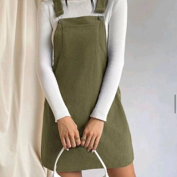 Damen Latzkleid aus Cord mit Knopfdetails WW