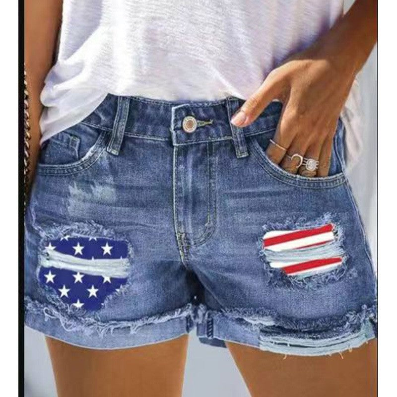 Damen Denim-Shorts mit kreativen Flaggenapplikationen und lässigem Destroyed-Design WW