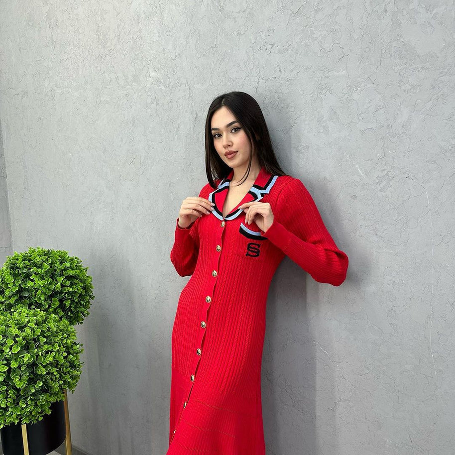 Damen Strickkleid mit eleganter Knopfleiste und Hemdkragen WW