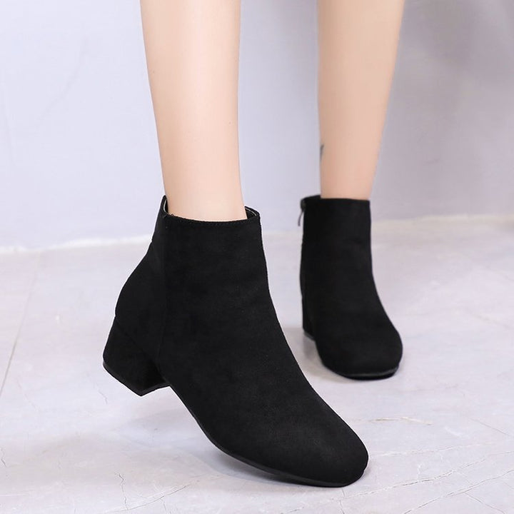 Damen Ankle-Boots mit modernem, minimalistischem Design und komfortablem Blockabsatz W&W Mode