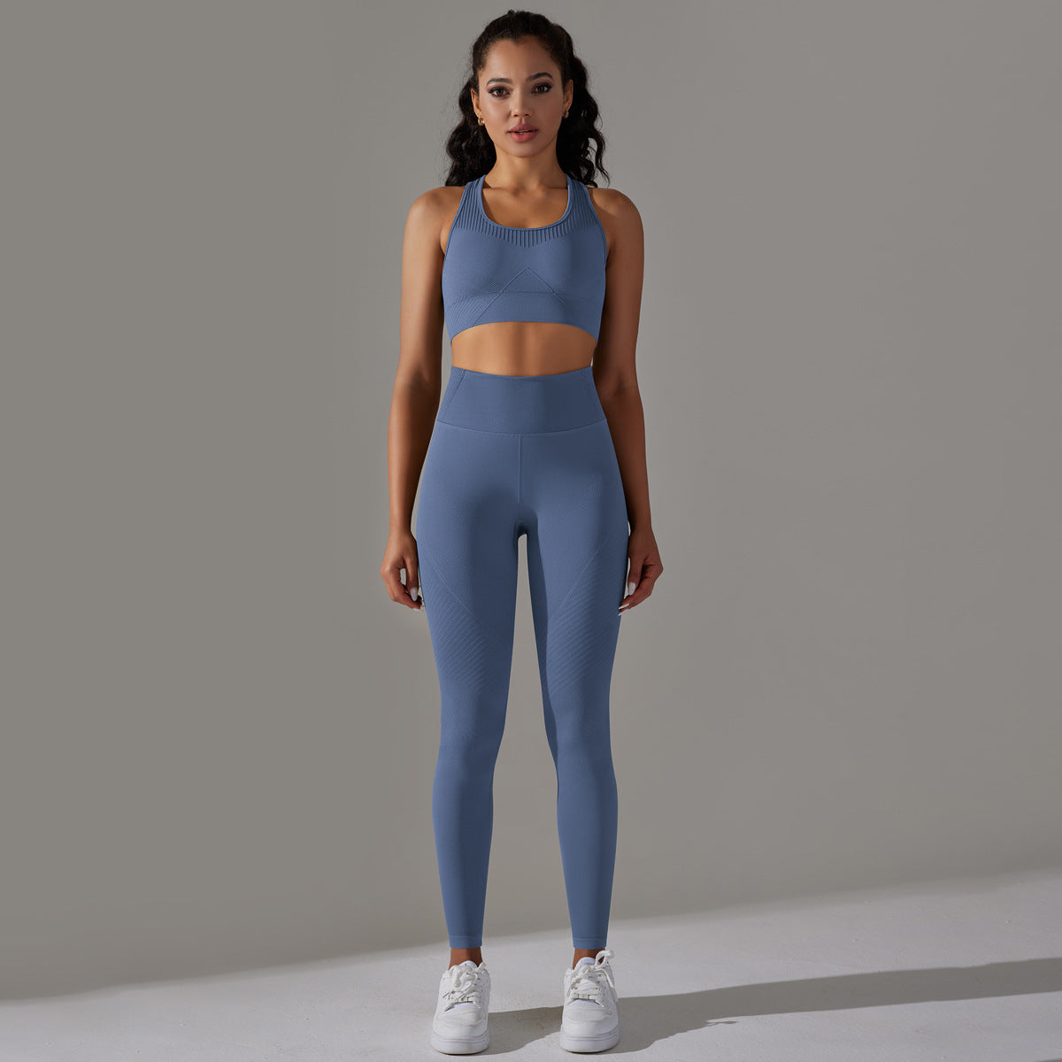 Damen Sport-BH und Hochbund-Leggings Set mit nahtloser Verarbeitung und atmungsaktiven Eigenschaften WW
