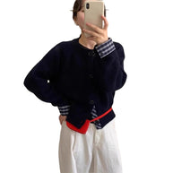 Damen Strickjacke mit eleganten Knopfdetails und hübschem Muster WW