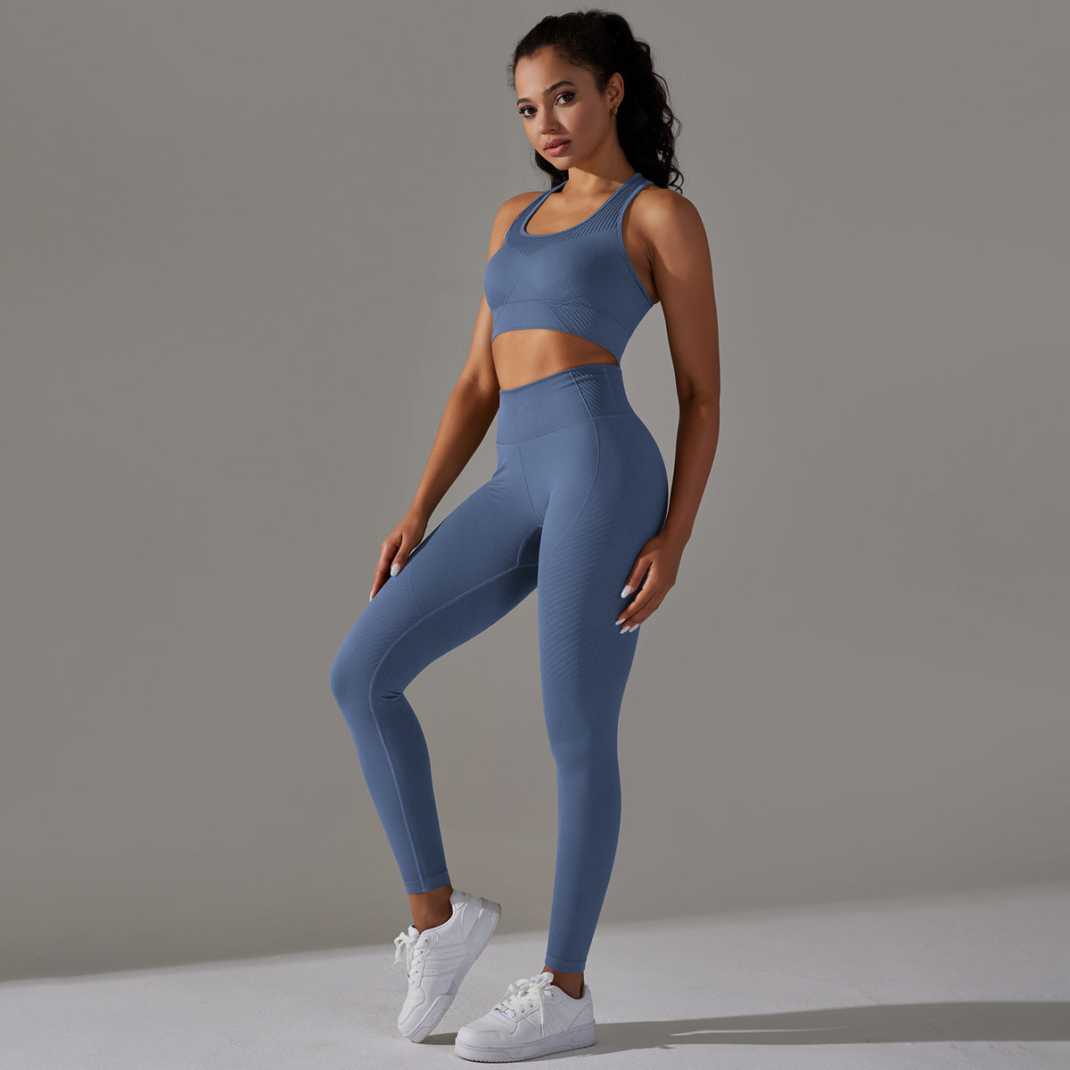 Damen Sport-BH und Hochbund-Leggings Set mit nahtloser Verarbeitung und atmungsaktiven Eigenschaften WW