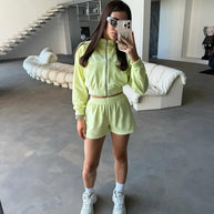 Damen sportlicher Freizeitjacken- und Shorts-Set mit leichtem Material WW