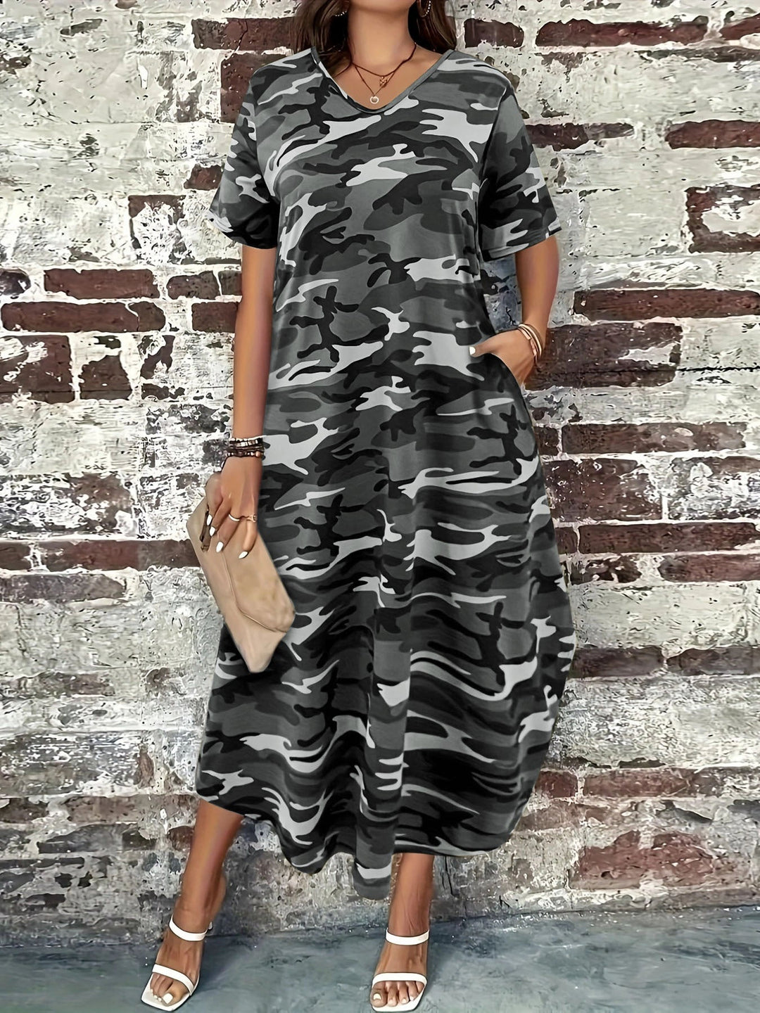Damen Maxikleid mit lässigem Camouflage-Design und praktischen Taschen W&W Mode