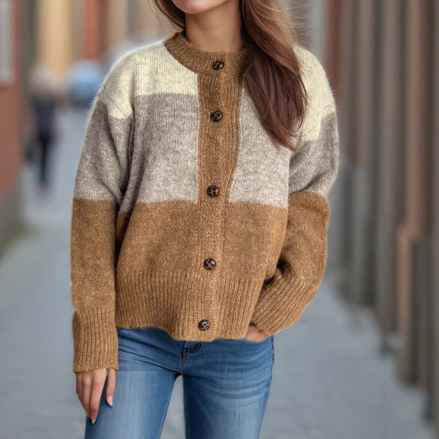 Damen Strickjacke mit knöpfbarem Design und modernen Farbschnitten WW