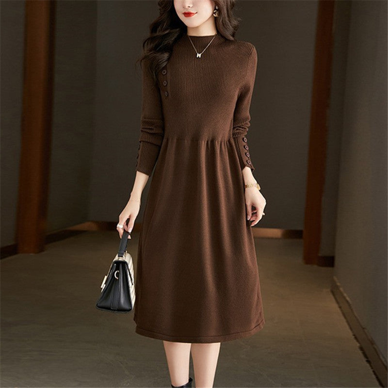Damen Strickkleid mit eleganten Knopfdetails und Rundhalsausschnitt WW