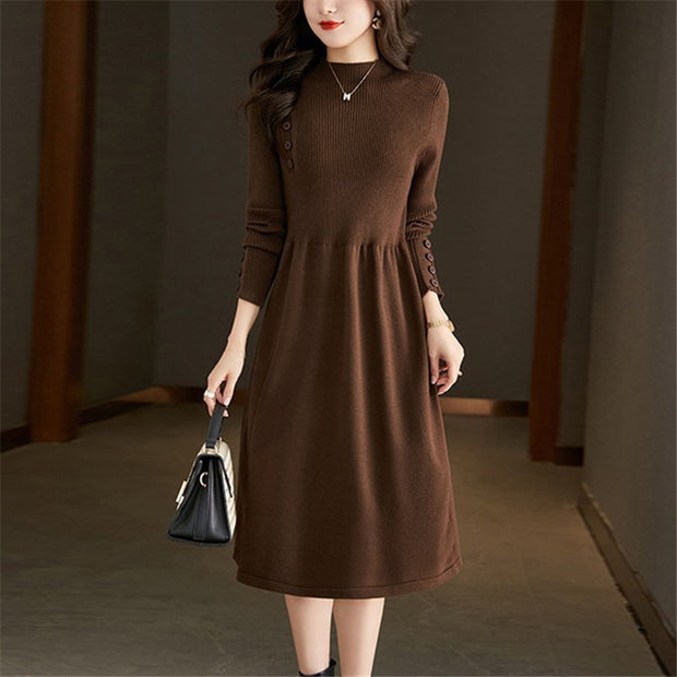 Damen Strickkleid mit eleganten Knopfdetails und Rundhalsausschnitt WW