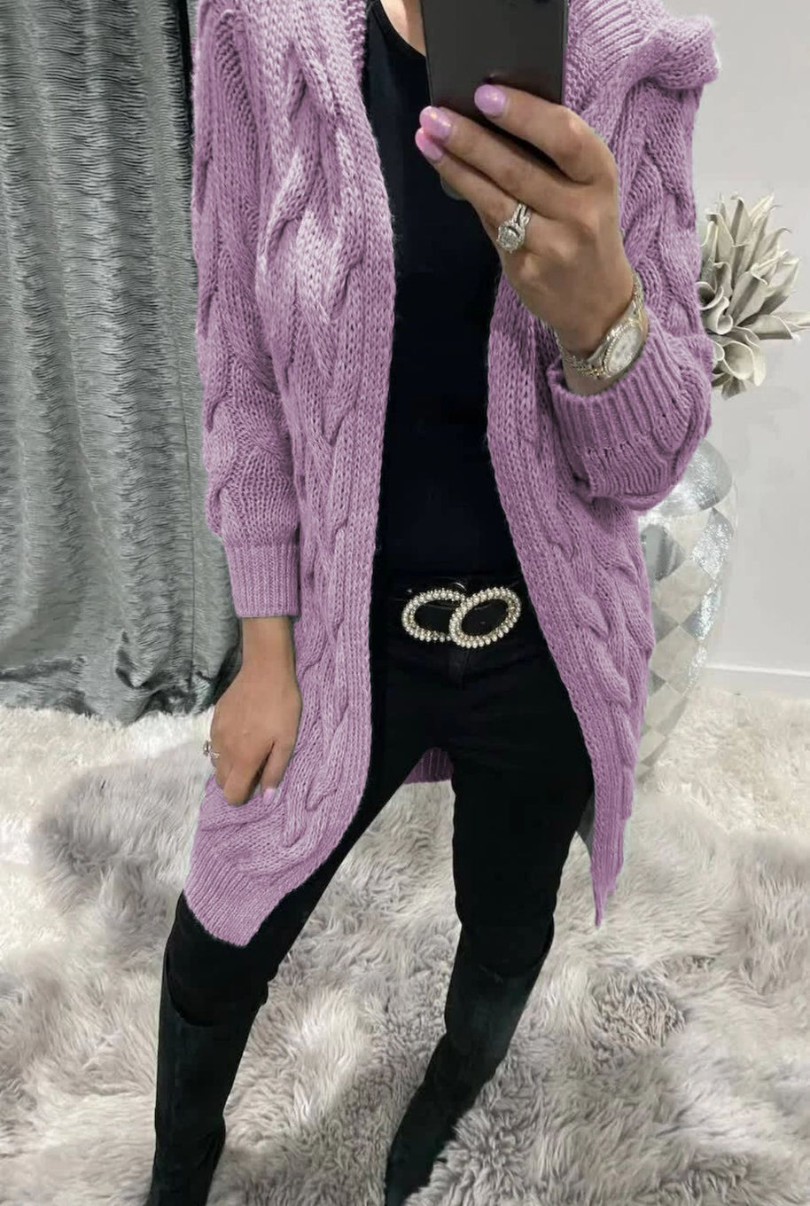 Damen Strickjacke mit tiefen Taschen und kunstvollem Zopfdesign WW