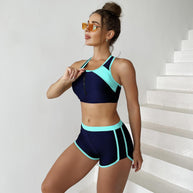 Damen Sportbadeanzug mit kurzer Hose und praktischem Reißverschluss WW