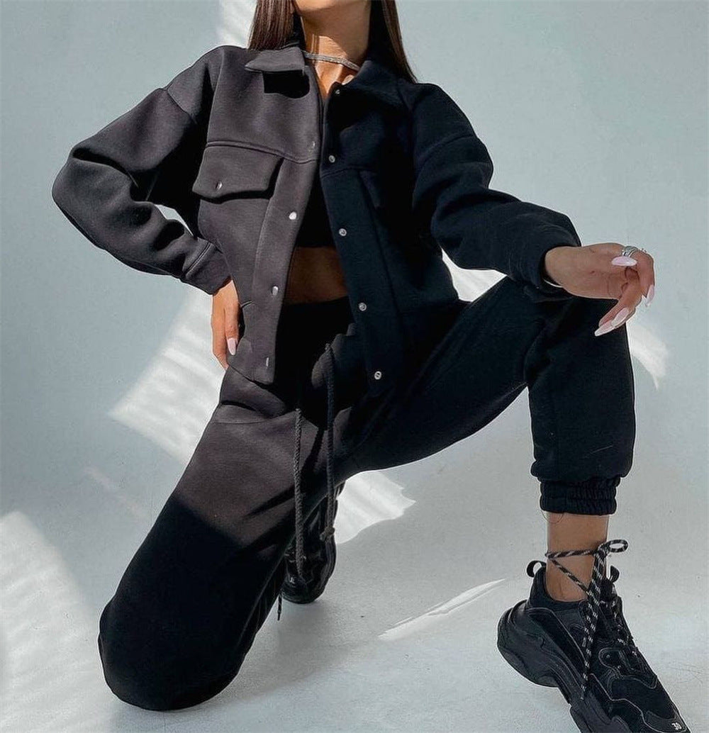 Damen Sportliches Set aus Oversize-Jacke und bequemen Joggerhosen WW