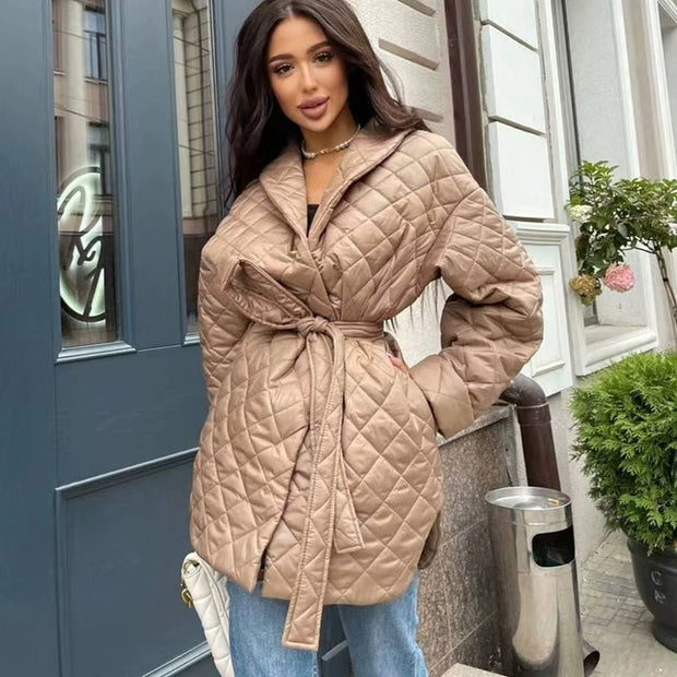 Damen Steppjacke mit Gürtel und hohem Kragen WW