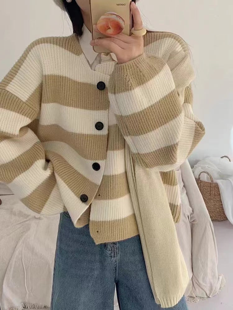 Damen Strickjacke mit Druckknopfverschluss und breiten Streifen WW