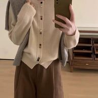 Damen Strickjacke mit dekorativen Knopfakzenten und weichem Material WW