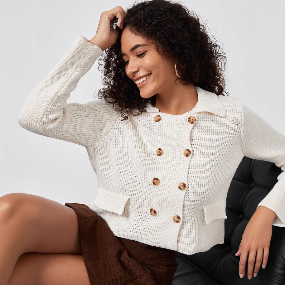 Damen Strickjacke mit doppelter Knopfleiste und dekorativen Taschen WW