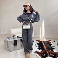 Damen sportliches Cropped-Set mit Reißverschluss und bequemen weiten Hosen WW