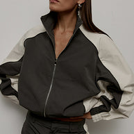 Damen sportliche Funktionsjacke mit hohem Kragen und lockerer Passform WW