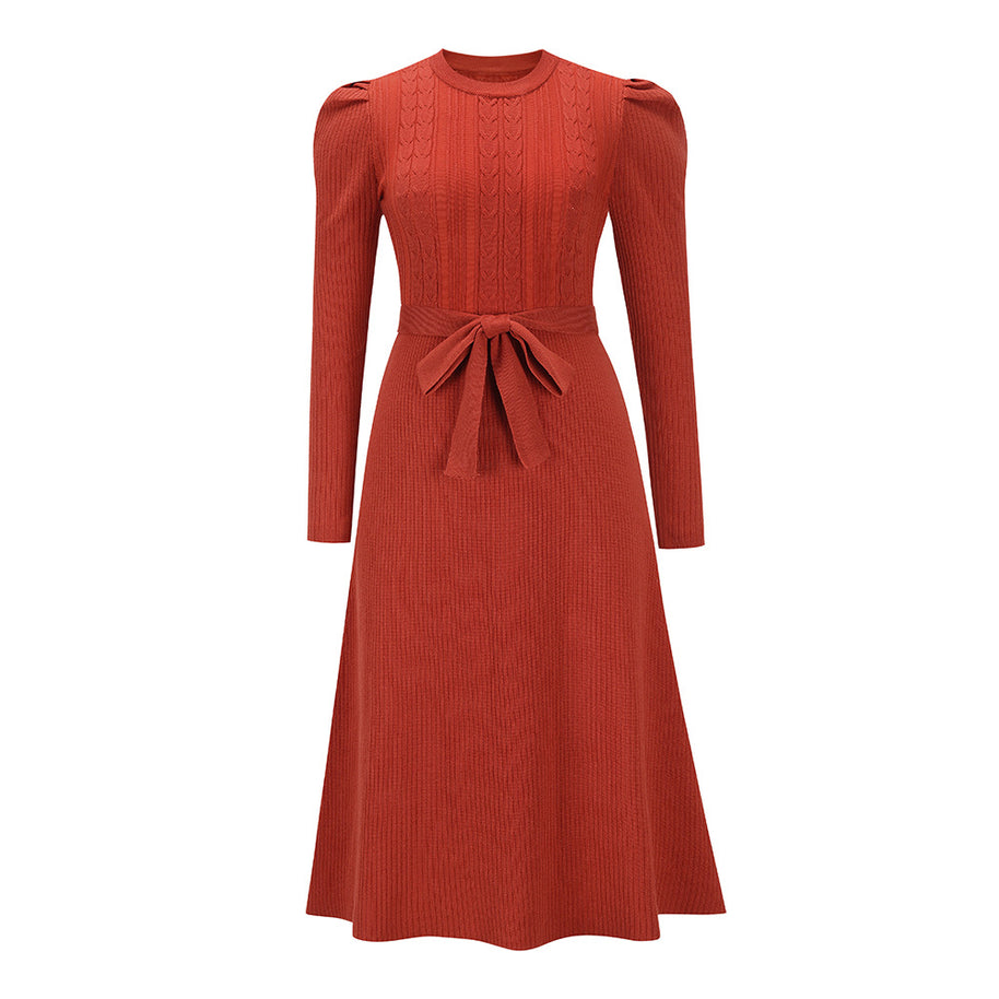 WW - Gestricktes Midikleid mit Rundhalsausschnitt