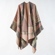 Damen eleganter Strickponcho mit kunstvollem Muster und feinen Fransen WW