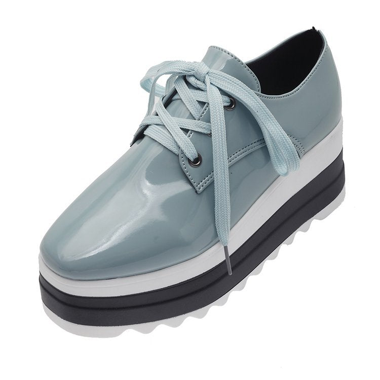 Damen Modische Plateau-Sneaker mit schickem Glanz und komfortabler Sohlenkonstruktion W&W Mode